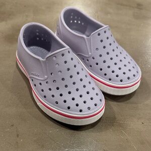 Native Jefferson Shoes, Toddler size 7 - Lavender/Gray